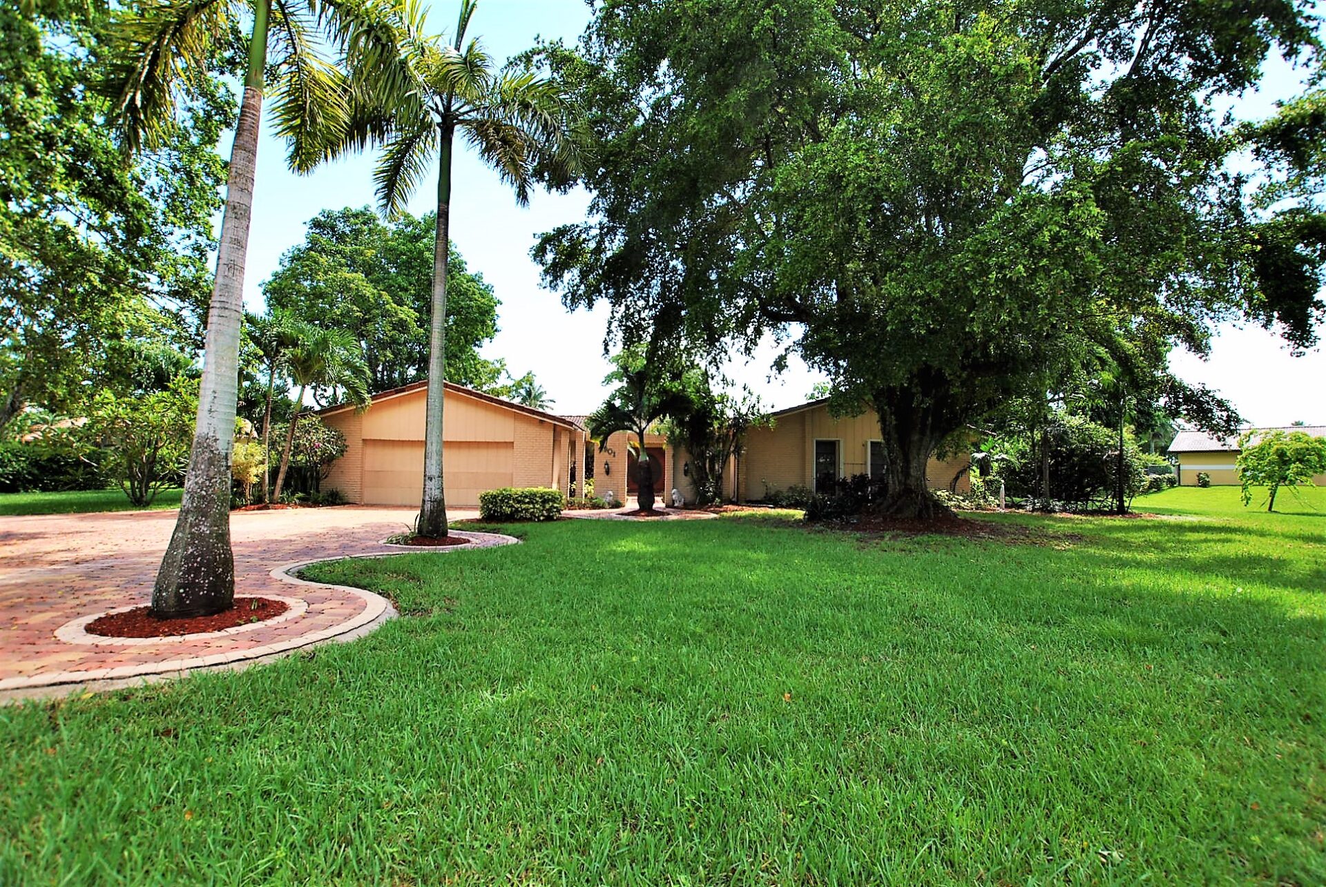 Real Estate Liquidation Sales for Fort Lauderdale FL at B & F Estate Sales